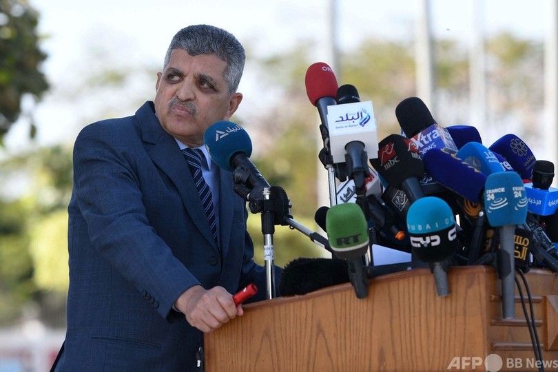 コンテナ船座礁 「人為的ミス」の可能性も スエズ運河庁長官