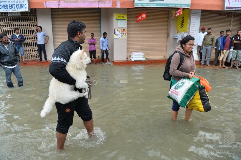インド各地でモンスーンの豪雨被害、洪水により50人以上死亡