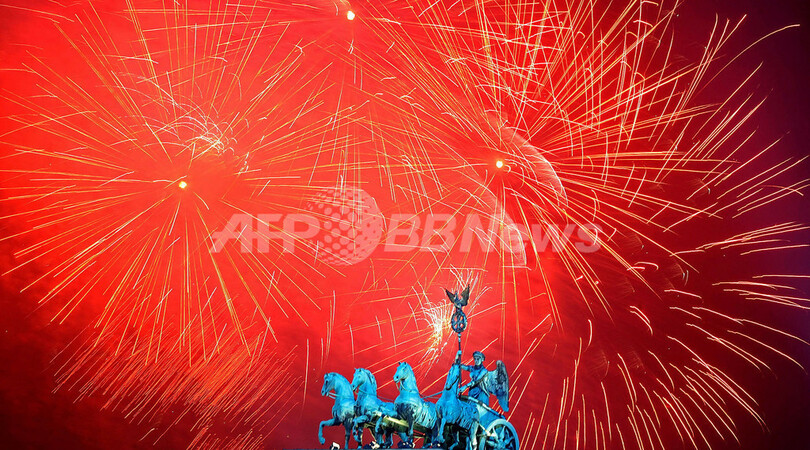 世界各地で新年のイベント、夜空を染める花火