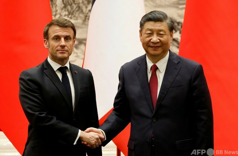 仏大統領、中国主席に「ロシアの目を覚まさせる」よう訴え
