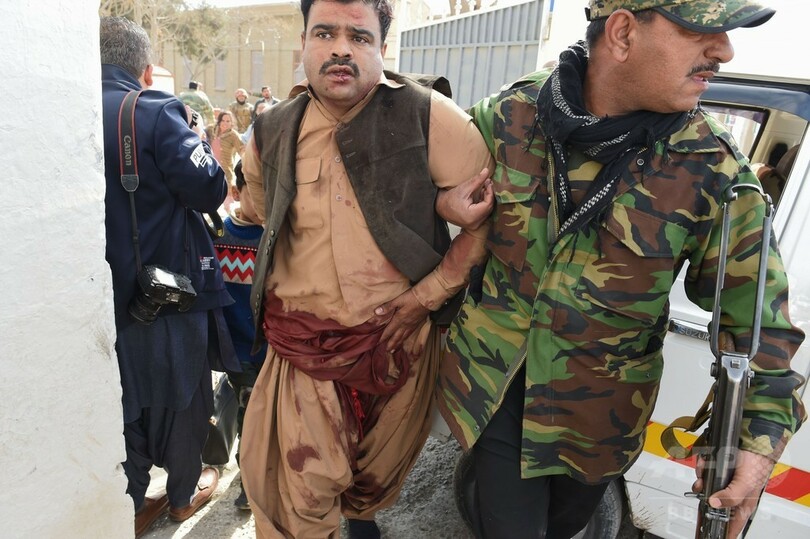 パキスタンのキリスト教会で自爆攻撃、38人死傷 ISが犯行声明 