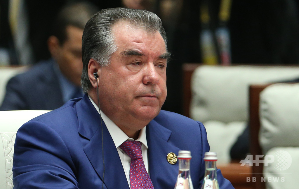 個人崇拝高まるタジキスタン、大統領自身が過剰な賛歌を懸念 写真2枚 国際ニュース：AFPBB News