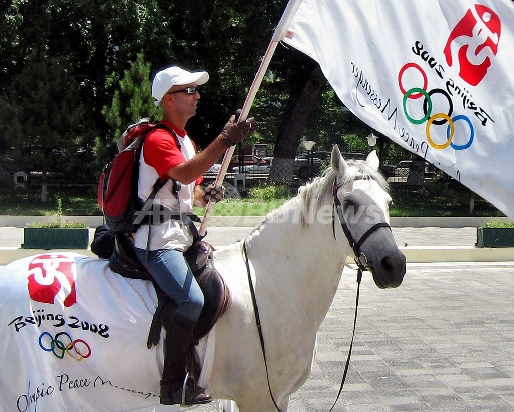 北京五輪を目指し、馬で中央アジアを横断する1人の男 北京五輪を目指し、馬で中央アジアを横断する1人の男