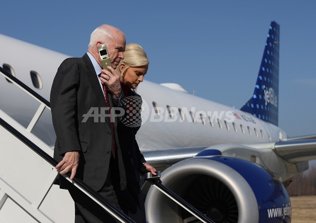 EU、域内飛行中の航空機での携帯電話使用解禁へ EU、域内飛行中の航空機での携帯電話使用解禁へ