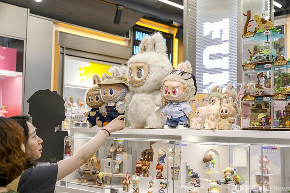 ぬいぐるみ4体セット ラブブ 中国限定 世界を席巻する「ブサカワ」のぬいぐるみ、中国発のラブブ - CNN