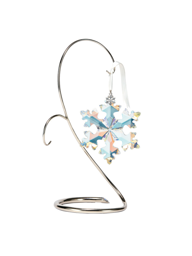 スワロフスキー クリスマスに七色の輝きを添える25周年記念オーナメント 写真1枚 マリ クレール スタイル Marie Claire Style