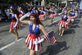 米ジョージア（Georgia）州アトランタ（Atlanta）で前週、毎年「レーバーデー（労働者の日、Labor Day）」の週末に開催されるアニメやゲーム、SFの祭典「ドラゴン・コン（Dragon Con）」が開催された。写真は、パレードに参加したコスプレイヤーたち（2011年9月3日撮影）。(c)AFP/JOHN AMIS