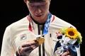 東京五輪、フェンシング男子フルーレ個人で金メダルを獲得した香港の張家朗（2021年7月26日撮影）。(c)Fabrice COFFRINI / AFP