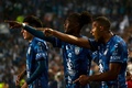 サッカーCONCACAFチャンピオンズカップ決勝、CFパチューカ対コロンバス・クルー。チームメートと得点を喜ぶCFパチューカのサロモン・ロンドン（右、2024年6月1日撮影）。(c)Victor Cruz/ AFP