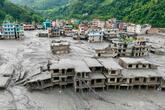 ネパール・チベットの大規模洪水、巨大な氷河崩落が原因か 専門家の見方