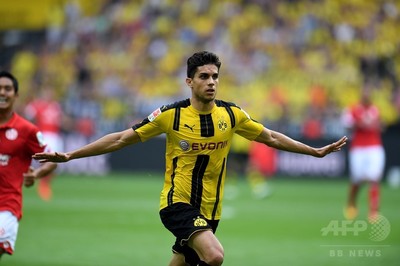 ドルトムント オーバメヤンの2得点で開幕戦勝利 写真9枚 ファッション ニュースならmode Press Powered By Afpbb News