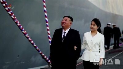 金正恩総書記の娘は「新ファーストレディ」？…公式行事で「主役級」、背も伸び、存在感強まる