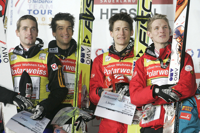 オーストリアがラージヒル団体を制す 日本は5位、ジャンプW杯