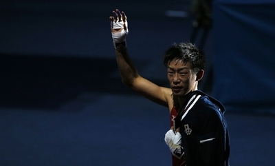 清水が判定に抗議、ボクシング男子バンタム級