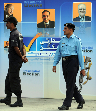 パキスタン大統領選きょう投票、ザルダリ氏の当選が有力