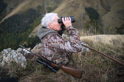 シカを追うハンターたち フランス