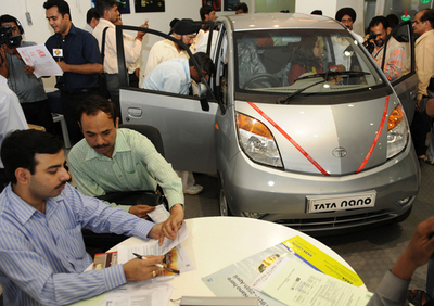 印タタ、世界最低価格車「ナノ」発売開始から好調