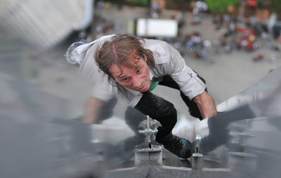 「フランスのスパイダーマン」、今度はジャカルタの高層ビルを制覇