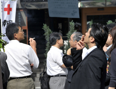 たばこ値上げ、禁煙の動きは広まるか