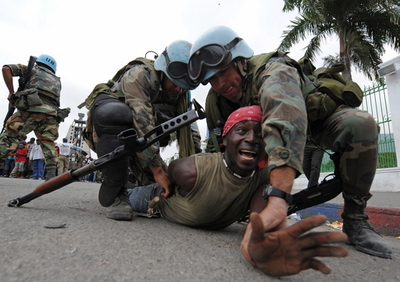 ハイチ支援国会合、地震からの復興には最低10年