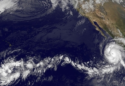 ハリケーン発生に海の色が関係か、米研究