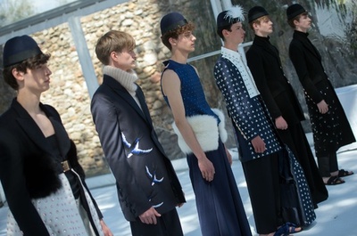 モード＆写真フェス審査委員長のK・ラガーフェルド、新人クリエーターに助言