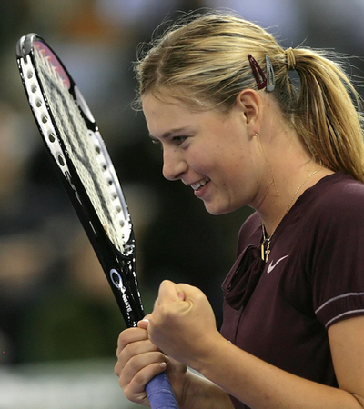 シャラポワ 3連勝で準決勝へ