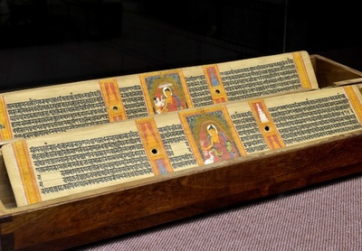 チベット・ポタラ宮で2000余りの古文書を調査 中国