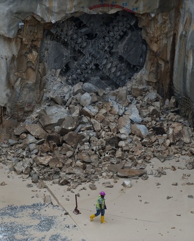 マレーシア首都でトンネル貫通、世界初のVD-TBMで