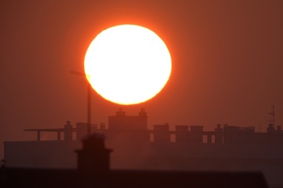 太陽光遮る温暖化対策、熱帯低気圧に影響も 研究