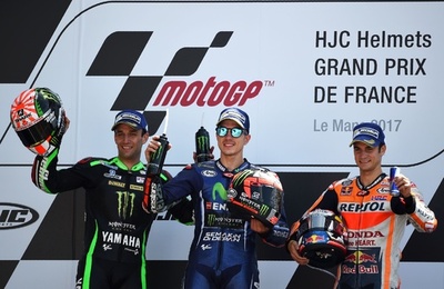 ビニャーレスがフランスGP優勝、ロッシは最終周まさかの転倒