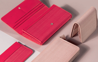 「アクリス」ギフトにぴったりのスモールレザーグッズ誕生