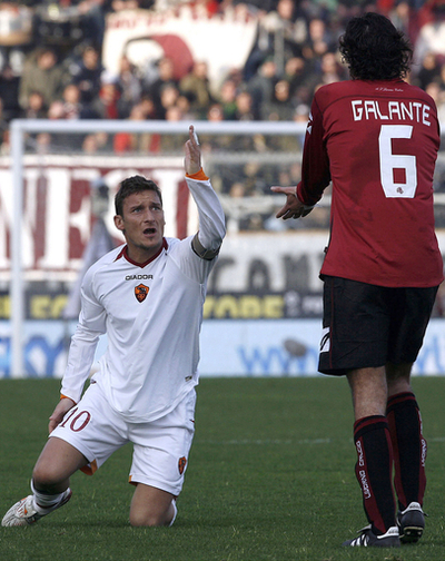 ＜サッカー セリエA＞ローマ リボルノと引き分け2試合連続でドロー - イタリア