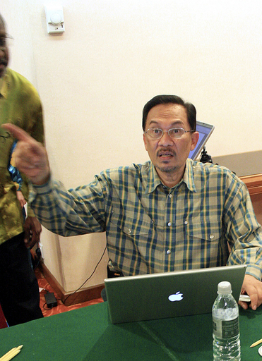 マレーシア元副首相に同性愛容疑、本人はトルコ大使館に避難