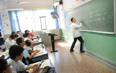 英国、中国人教師招き数学力の向上目指す