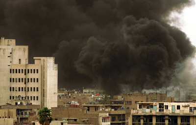 自動車爆弾で82人死亡、相次ぐテロでバグダッド市内での1日の死者は127人に - イラク