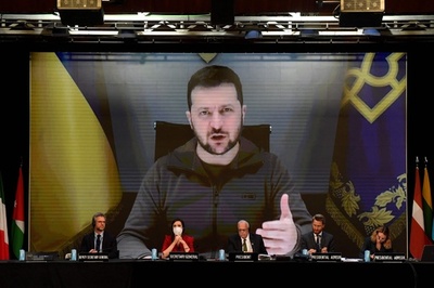 送電網空爆は「人道に対する罪」 ウクライナ大統領