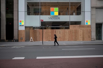 マイクロソフト、直営実店舗を閉鎖 小売り事業はオンラインで