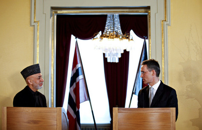 アフガンのカルザイ大統領、来年での退任を言明