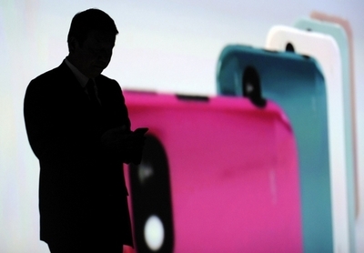 ドコモ、放射線量や口臭測定できる携帯ジャケットを試作