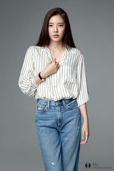 ソン・ダムビ、所属事務所H&エンターテインメントと再契約 – KOREA WAVE