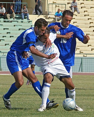 危険も顧みずサッカー観戦 - イラク