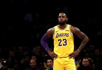 成績不振のレイカーズ、故障で17試合欠場のレブロンが復帰へ
