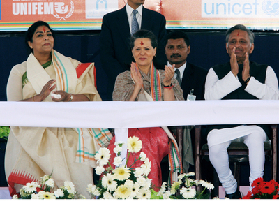 国際女性デーにあわせ、与党連合が旗を制定 - インド