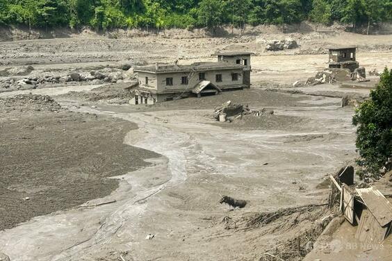ネパール北部で大規模鉄砲水 チベット側でも死傷者と不明者多数
