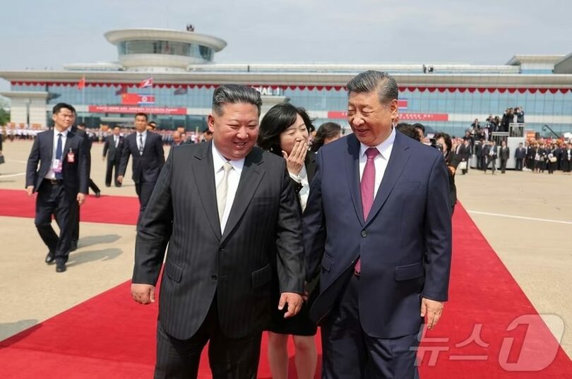 北朝鮮のキム・ジョンウン（金正恩）朝鮮労働党総書記と習近平国家主席＝労働新聞(c)news1