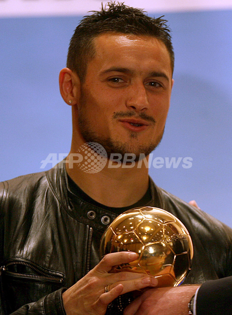 カリム・ジアニ アルジェリア年間最優秀選手に