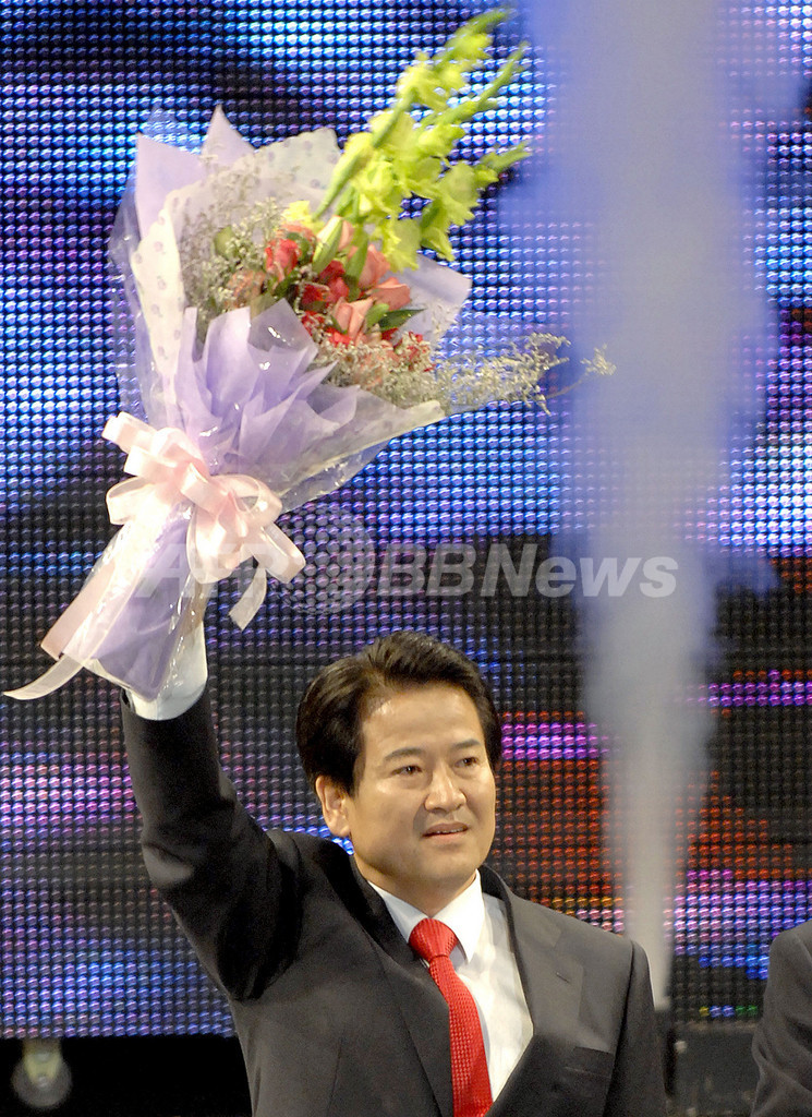 鄭東泳元統一相が民主新党の大統領選候補に