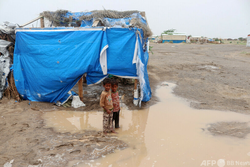 イエメン西部で洪水、道路崩落も