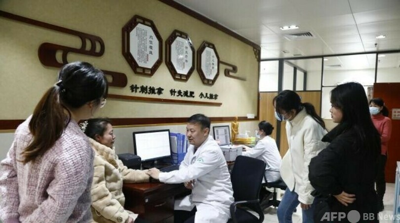 80年代生まれの医師、蜂針療法で地方産業を発展 中国